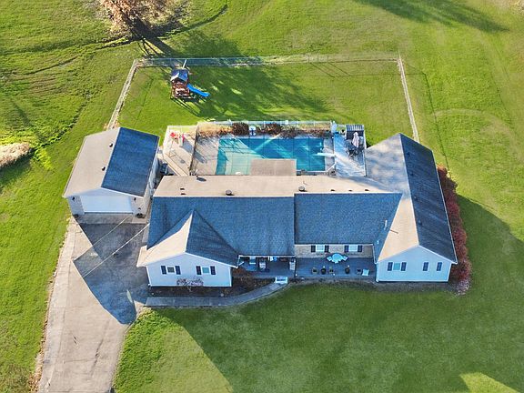 3rd image of 8120 Shobe Ln
