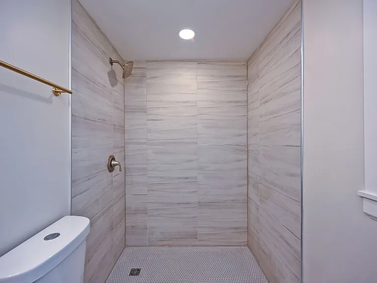 8320 Monroe Ave — Photo 18