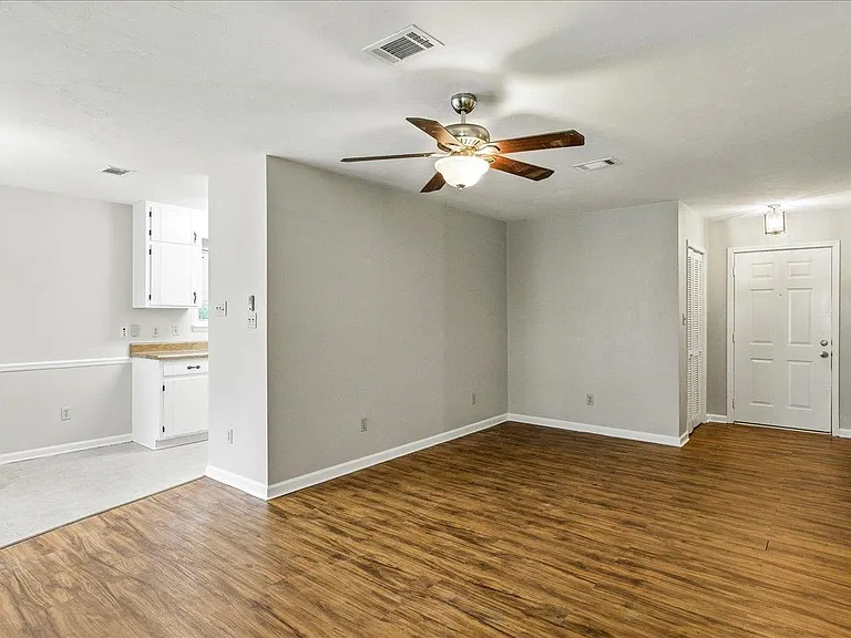 3232 Riddle Dr — Photo 7