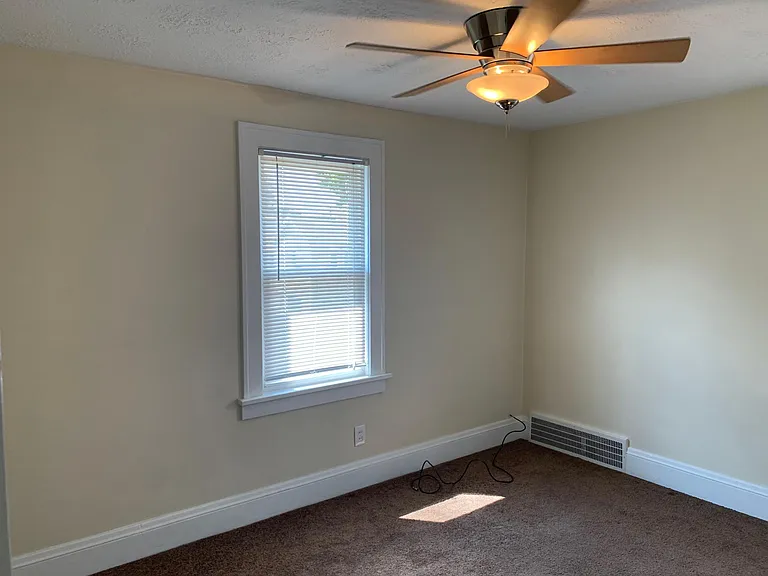 2228 S Taylor Rd — Photo 25