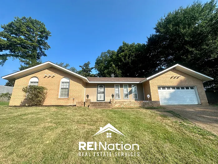 4 bed, 2.0 bath, 1935 sqft, $1,795 — Photo 1
