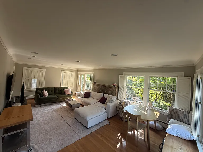5268 16th Ave NE — Photo 3