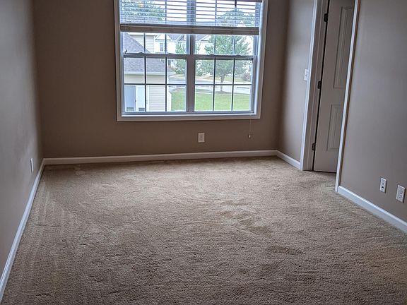 3rd image of 339 Sam Houston Cir