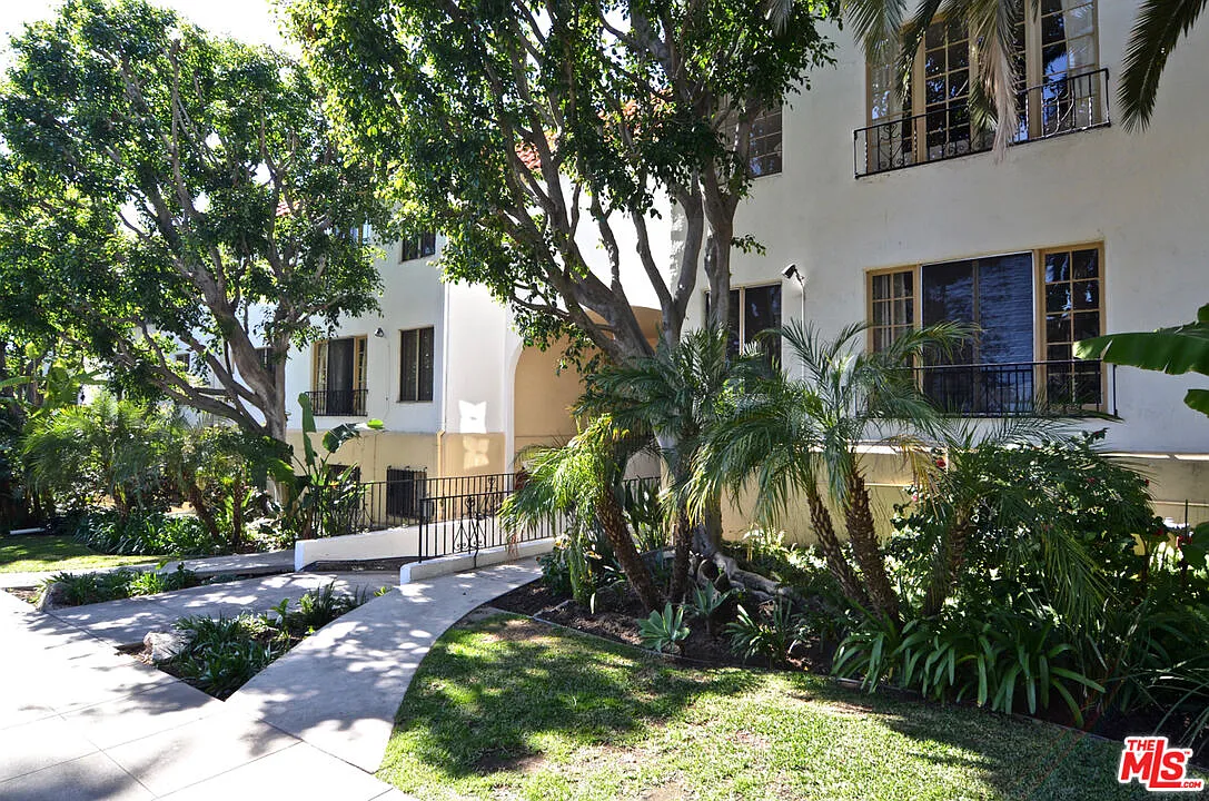 2 bed, 2.0 bath, 1118 sqft, $3,650 — Photo 2