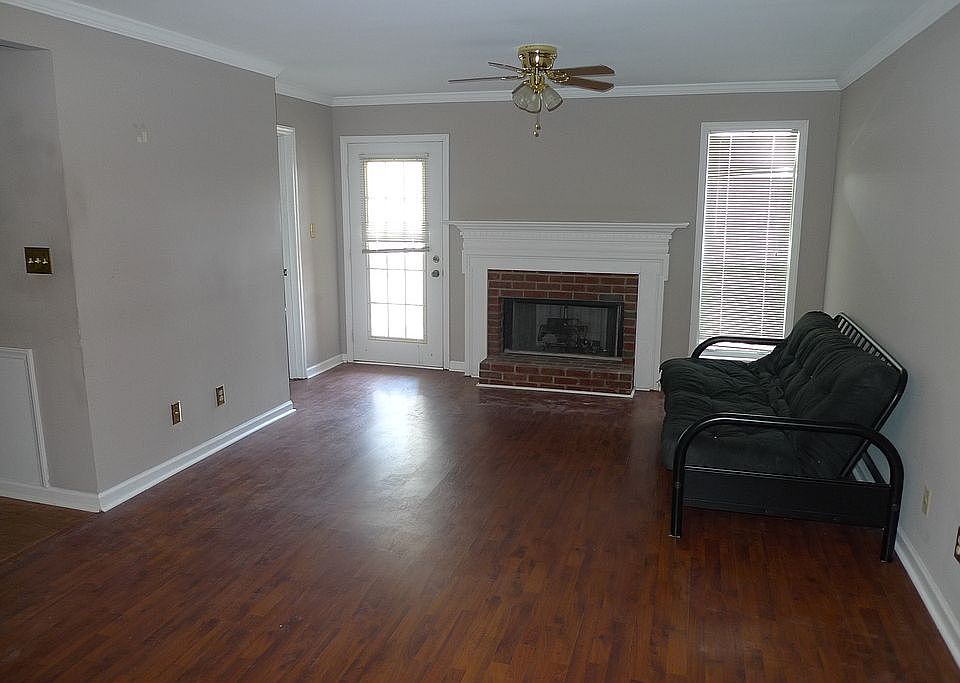 2nd image of 1400 Cedar Ridge Dr APT E
