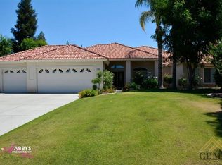 13200 Phoenix Palm Ct, Bakersfield, CA 93314