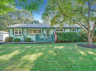 27 Chain Blvd, Bayville, NJ 08721