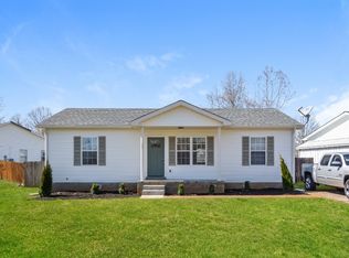 332 Lafayette Point Cir, Clarksville, TN 37042