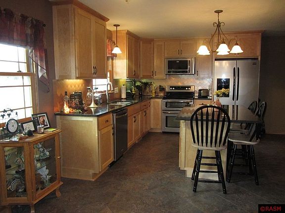 5th image of 525 W Skaro Ave