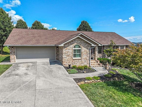 2nd image of 525 Hills Gate Cir