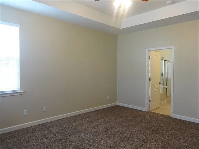 308 Nuttall Dr — Photo 3