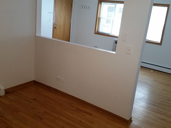 Eat-in Kitchen