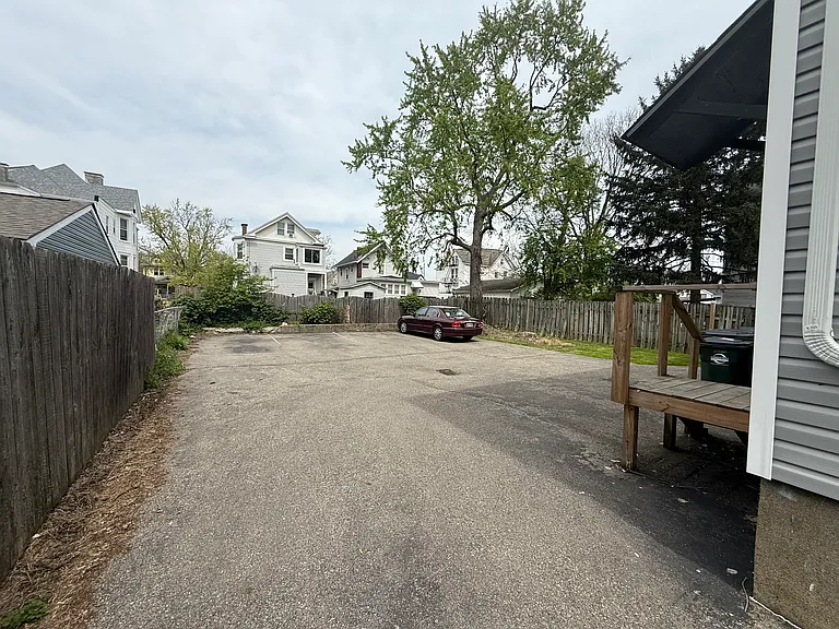 2748 Harris Ave #4 — Photo 12