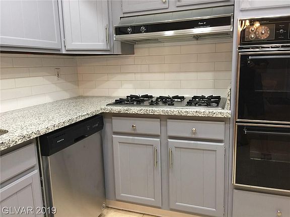 4th image of 3382 Southridge Ave