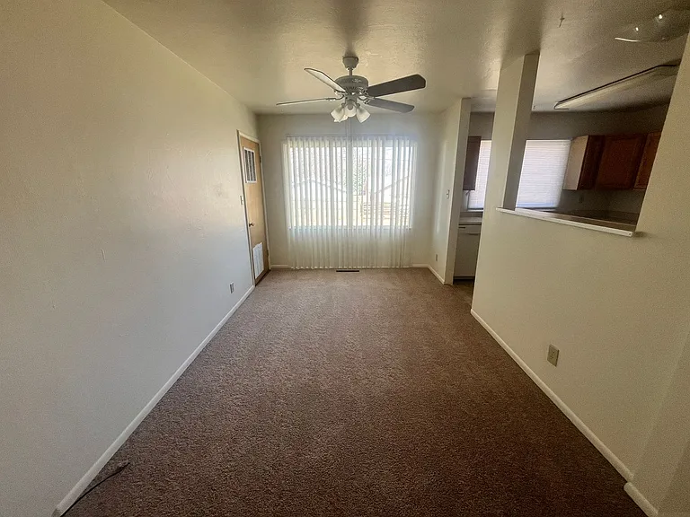 1702 Holmes Dr — Photo 2