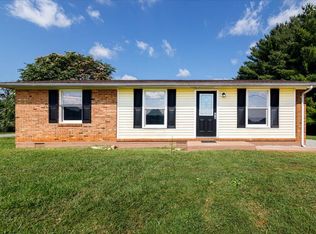 511 Kent Rd, Wirtz, VA 24184