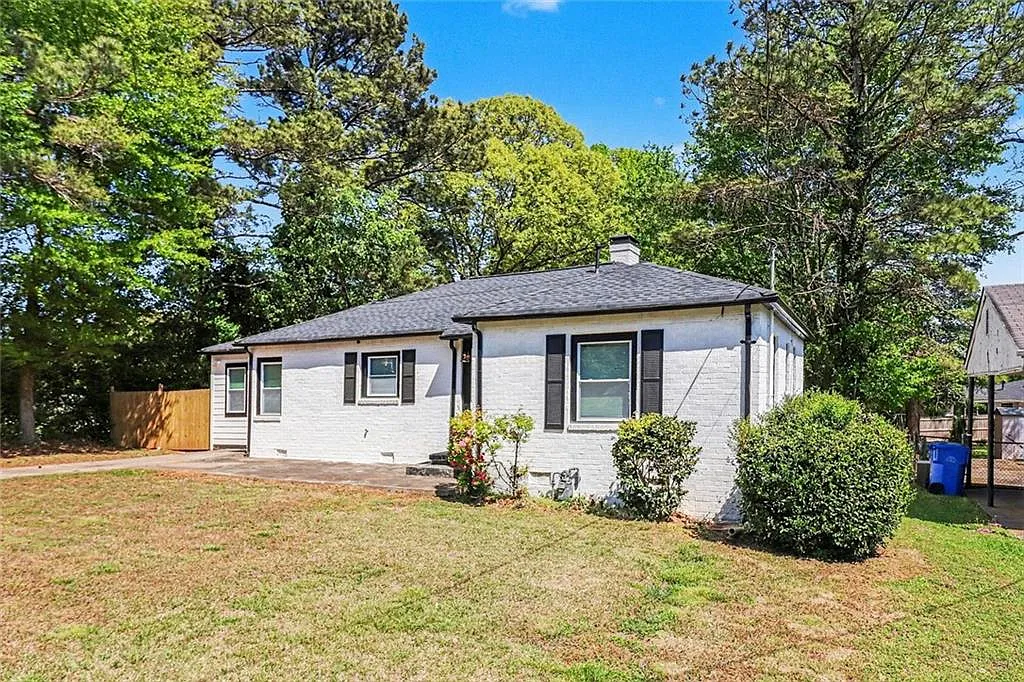 3 bed, 2.0 bath, 1330 sqft, $2,500 — Photo 3
