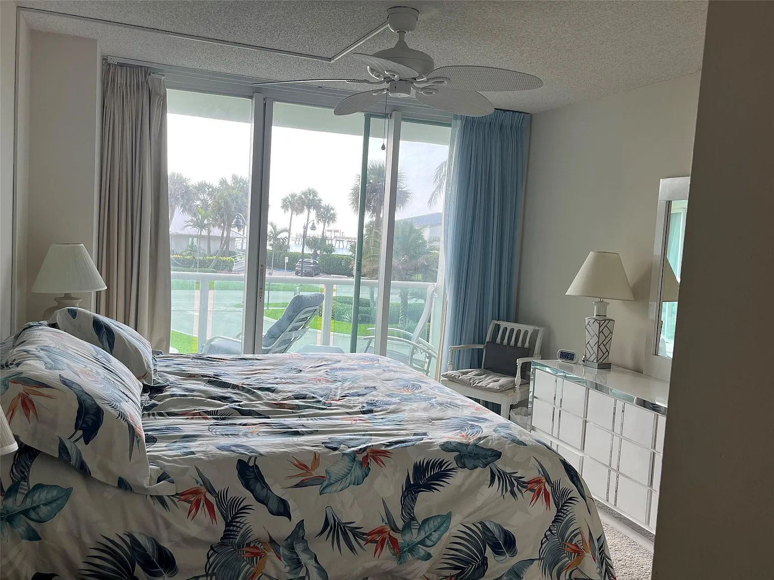 2 bed, 2.0 bath, 1040 sqft, $2,900 — Photo 4