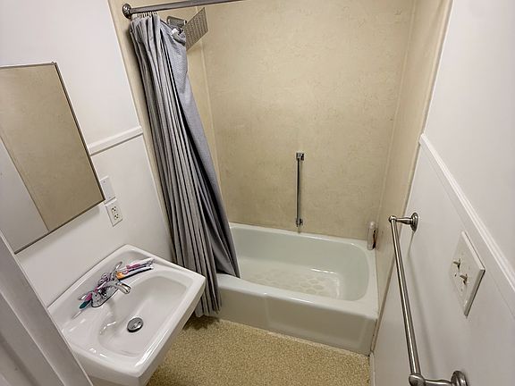 4th image of 90 5th St #4