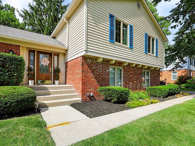 Listing photo 3