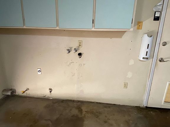 5th image of 1919 S Cotta St