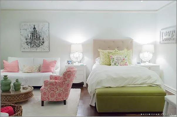 Sold by Bank Neary | media 20