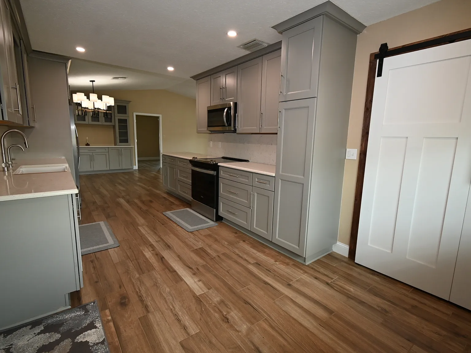985 Quail Run - 1 — Photo 4