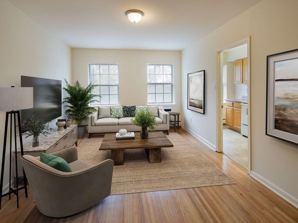 1 Montgomery Ave #305