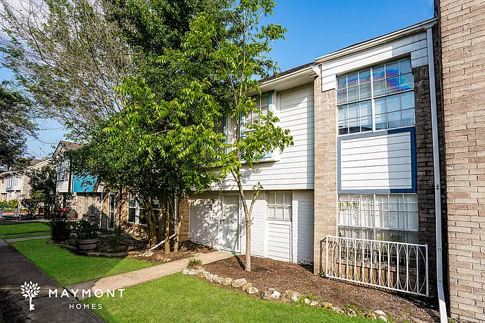 11889 Algonquin Dr — Photo 2