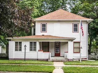 120 W 4th St, Delavan, IL 61734