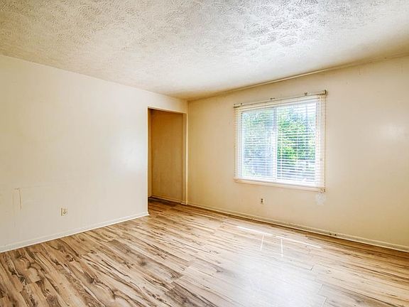5th image of 1414 N Lynch Ave #2