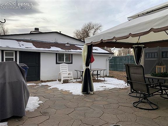 3rd image of 403 E Missouri Ave