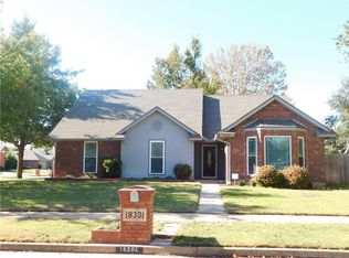 18301 English Oak Ln, Edmond, OK 73012
