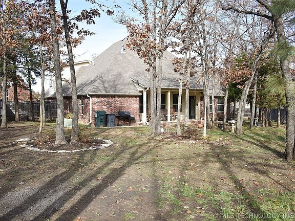 4th image of 105 Craven Ct