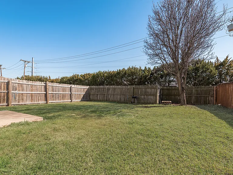 9406 Chimneywood Dr — Photo 19