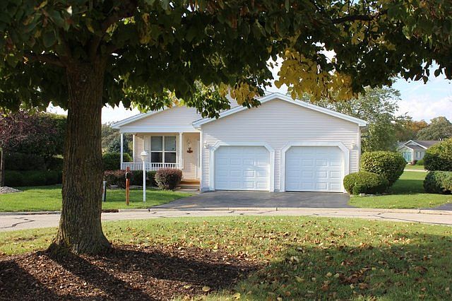 1st image of 3520 Blue Heron Cir