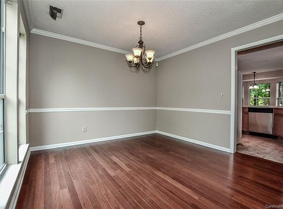5th image of 272 Rose St #89