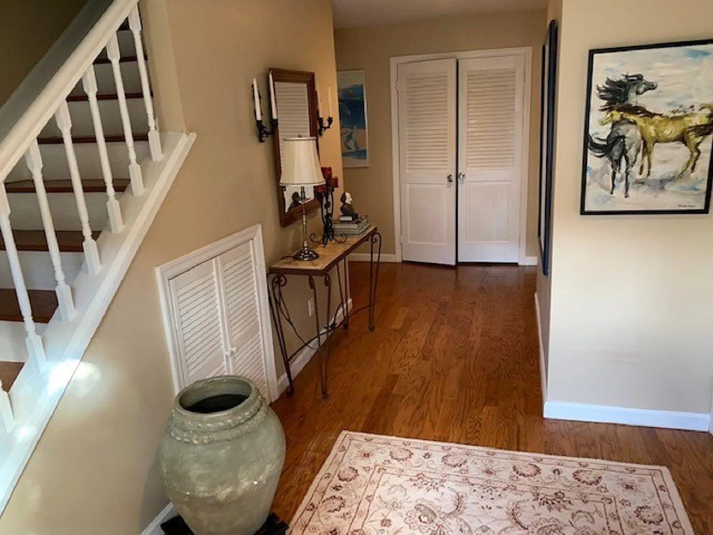 Southampton Village Condo! — Photo 3