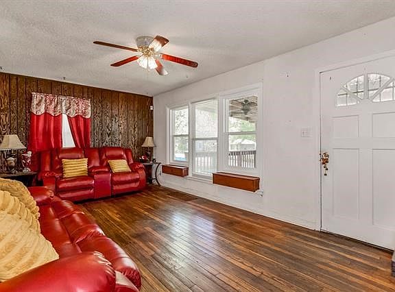 2nd image of 2220 N 35th St