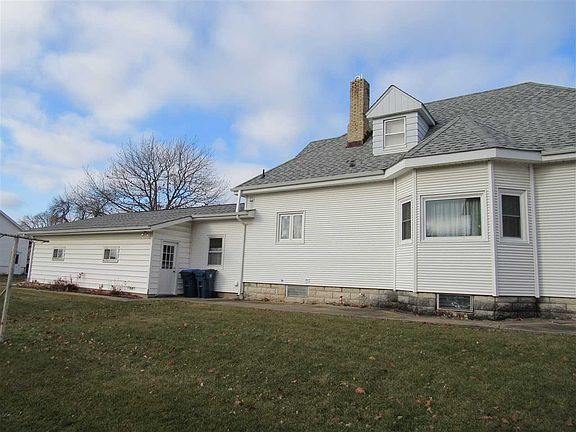 4th image of 217 3rd Ave N