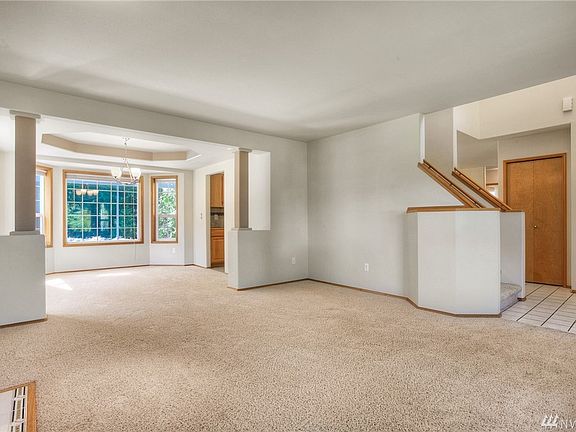 4th image of 2843 27th Ln NE
