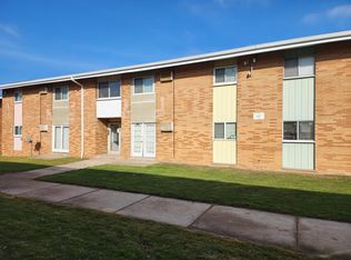 4820 Lee Rd #B16, Cleveland, OH 44128