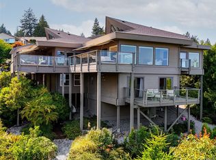 8865 Park Pacific Ter, North Saanich, BC V8L5B1