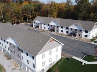 667 Sheafe Rd APT 205, Poughkeepsie, NY 12601