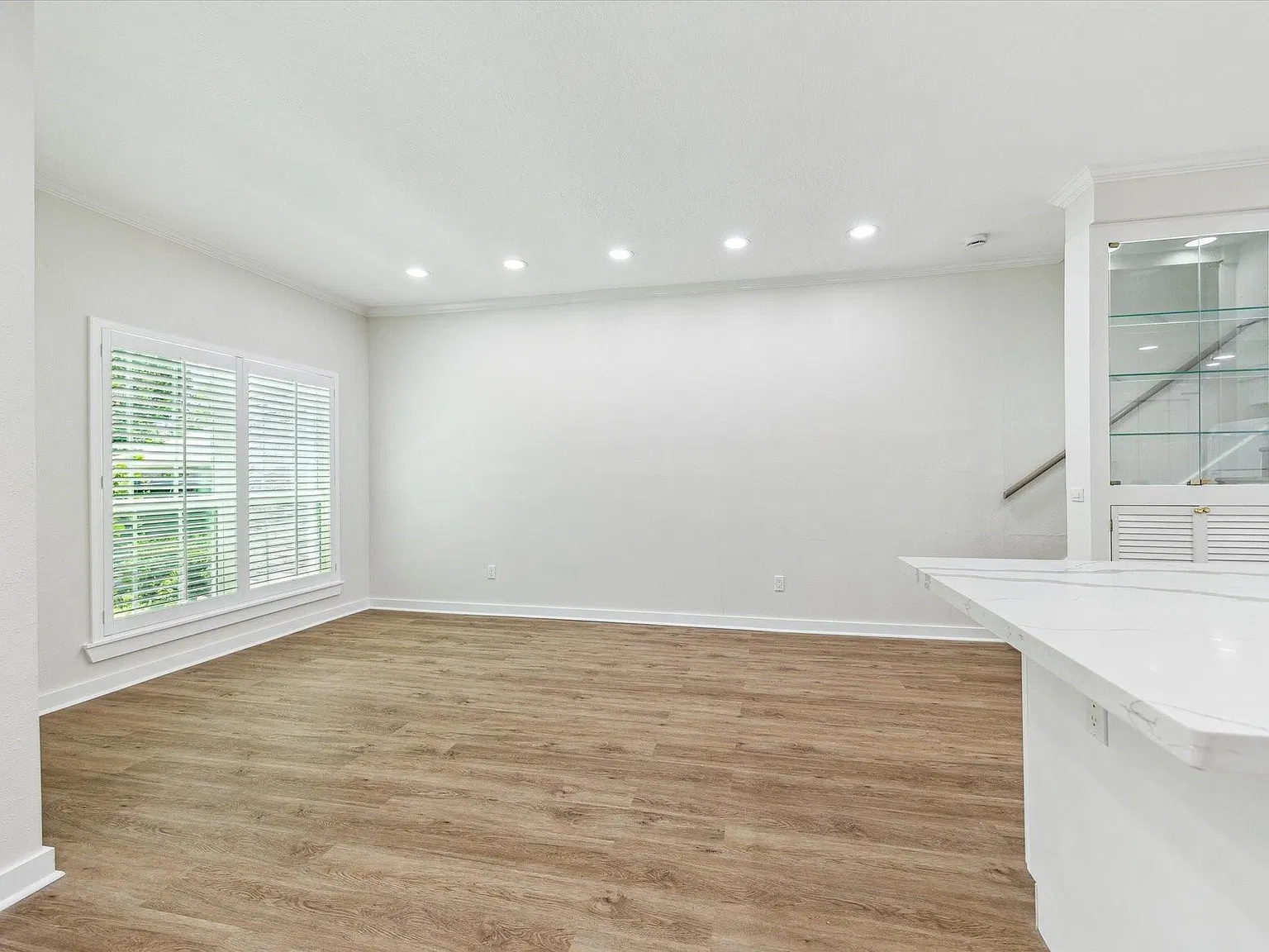 3 bed, 2.0 bath, 1770 sqft, $3,000 — Photo 3