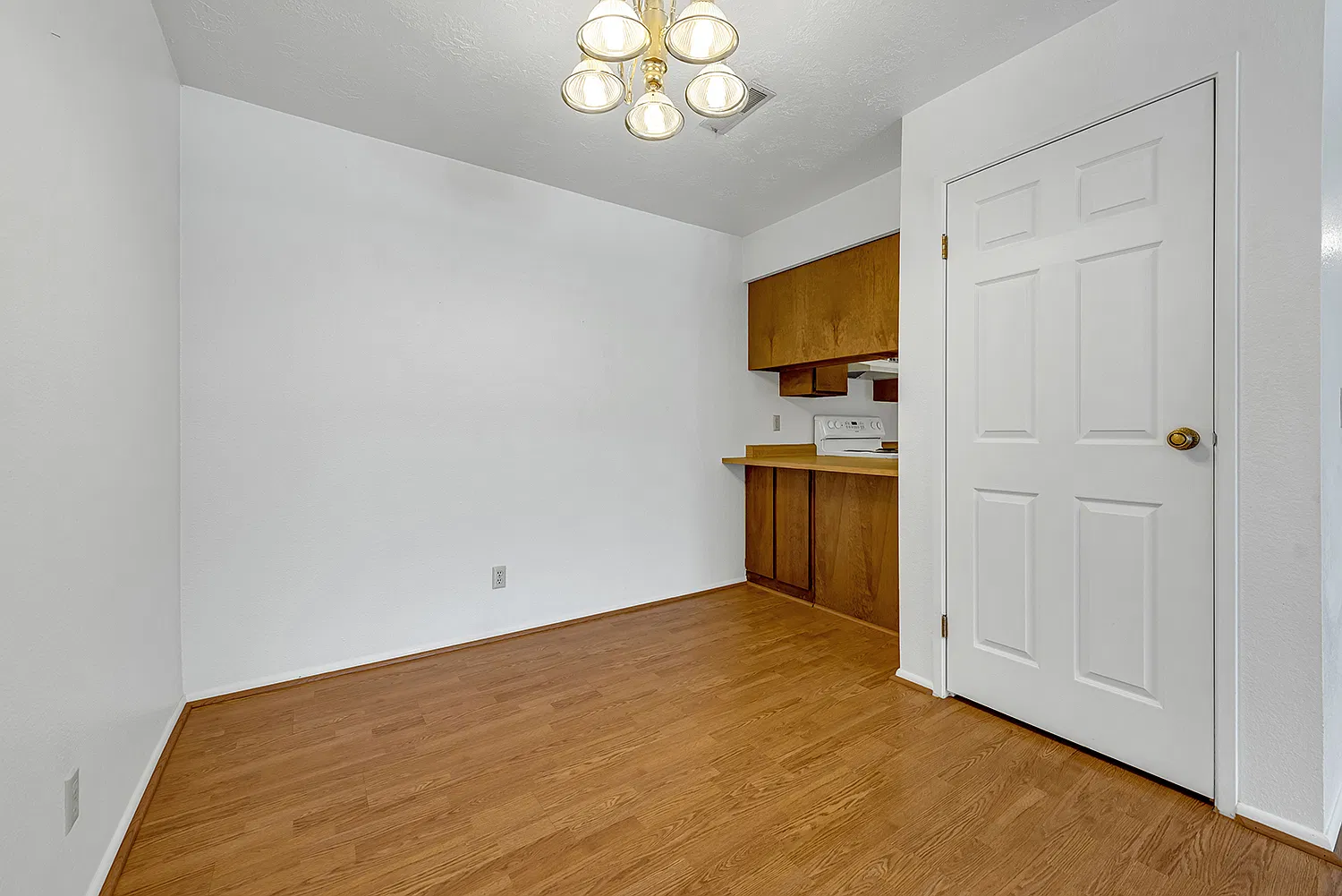 2 bed, 780 sqft, $1,345 — Photo 2