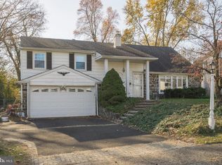 1382 Nevarc Rd, Warminster, PA 18974