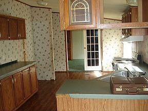 2nd image of 17377 Finch Rd