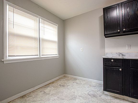 4th image of 4410 N 52nd St APT 3