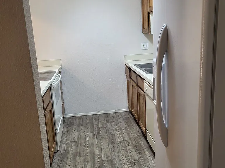 928 Blue Heron Ave NE — Photo 10